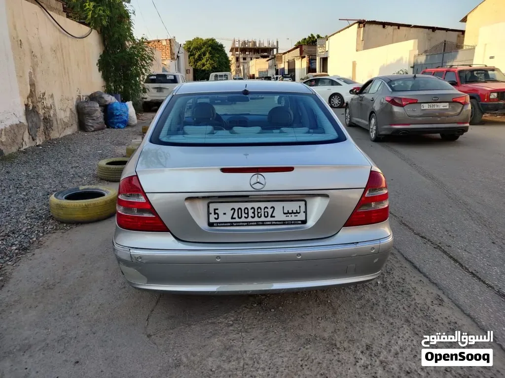 صورة 4 لـ مرسيدس E240 موديل 2004 — طرابلس